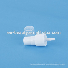 Spray pump for moisturizing fluid